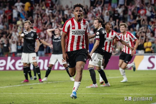 塞维利亚内部会议纪要流出：今晚战术微调，荷甲使命明确，训练强度显著提升(塞维利亚球员名单)