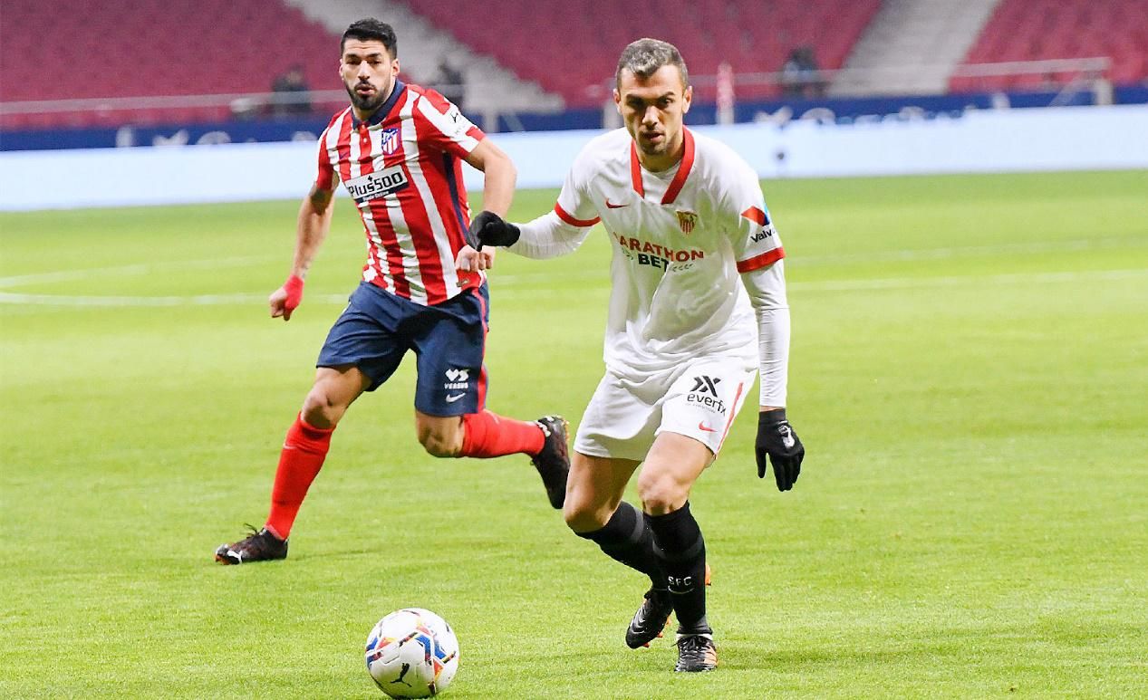 塞维利亚内部会议纪要流出：今晚战术微调，荷甲使命明确，训练强度显著提升(塞维利亚球员名单)