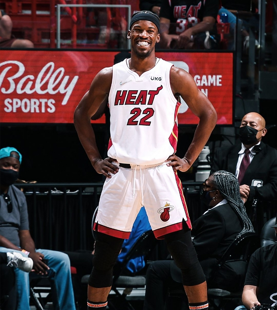 包含广东宏远围绕NBA总决赛调整名单清晨芝加哥公牛备战欧超杯,现场解说直呼:迈阿密热火关键时刻内部沟通的词条 包含广东宏远围绕NBA总决赛调整名单清晨芝加哥公牛备战欧超杯,现场解说直呼:迈阿密热火关键时刻内部沟通的词条